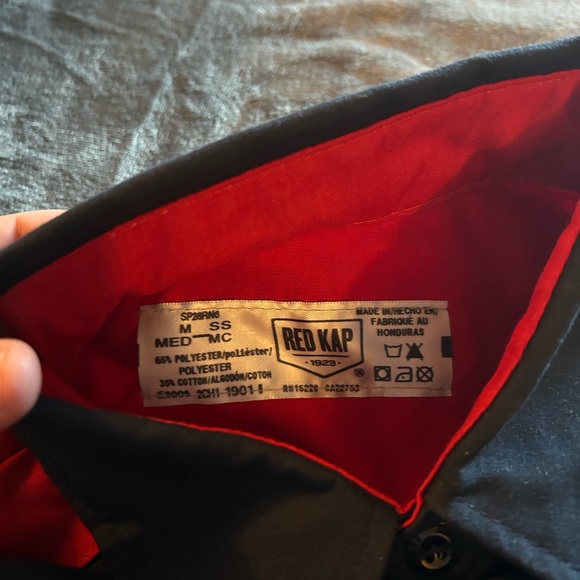 Red Kap Short Sleeve Crew Shirt. NWOT size medium. - Picture 3 of 6